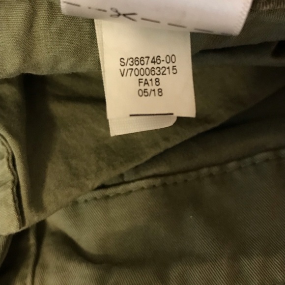Banana Republic size 6 green capri pants - Picture 6 of 7